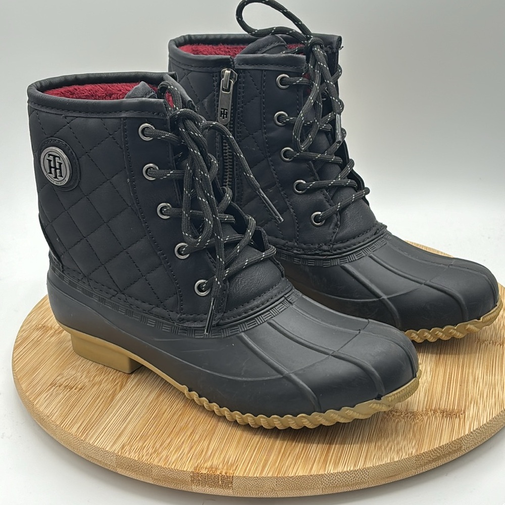 Tommy Hilfiger Women's Rivas Winter Duck Boot; Quilted Upper; Size 6M
